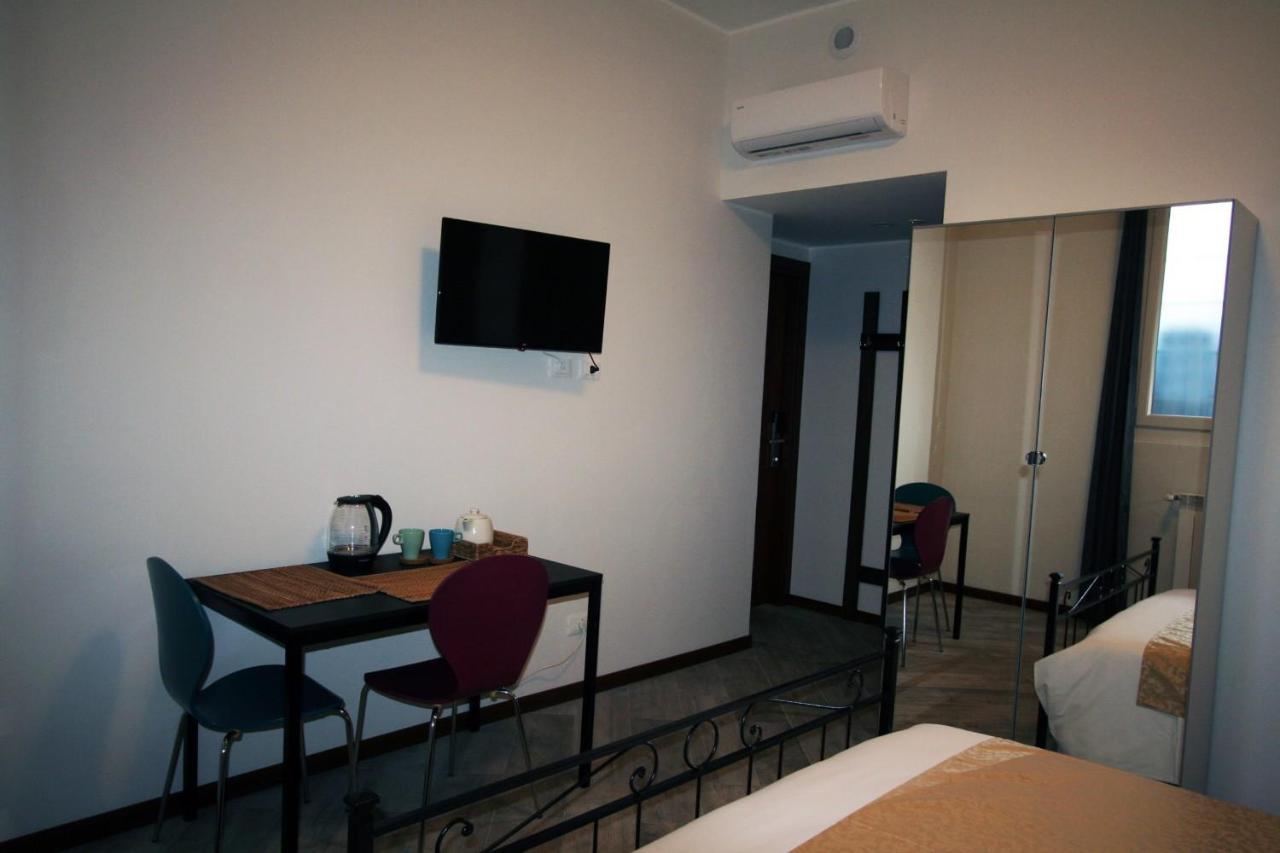 Sansirofiera Rooms Milão Exterior foto
